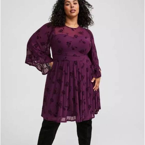 Mini Flocked Mesh Bell Sleeve Skater Dress - Picture 4 of 4